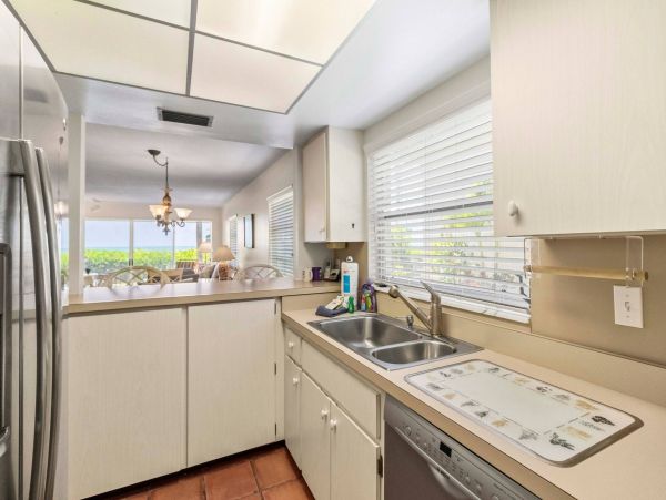 Longboat Key Vacation Condo Sleeps 4 Guests Full Gulf View