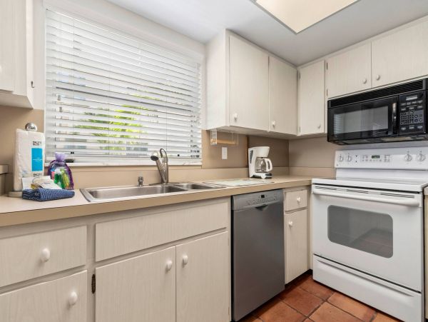 Longboat Key Vacation Condo Sleeps 4 Guests Full Gulf View