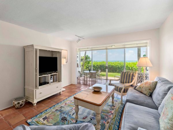 Longboat Key Vacation Condo Sleeps 4 Guests Full Gulf View