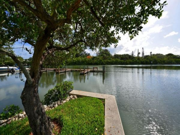 Longboat Key Vacation Condo Sleeps 4 Guests Full Gulf View