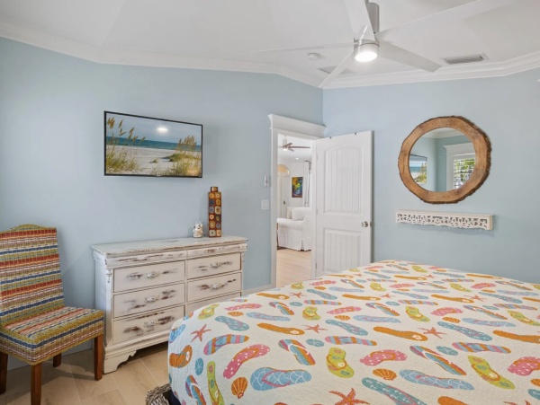 Anna Maria Island Vacation Pool Home Short Walk to Beach 4/5 Bedrooms