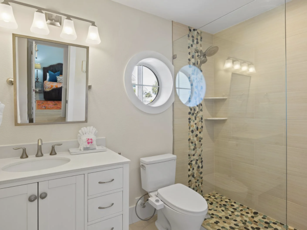 Anna Maria Island Vacation Pool Home Short Walk to Beach 4/5 Bedrooms