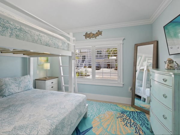 Anna Maria Island Vacation Pool Home Short Walk to Beach 4/5 Bedrooms