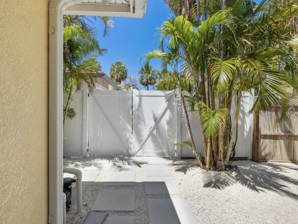 Anna Maria Island Vacation Pool Home Short Walk to Beach 4/5 Bedrooms