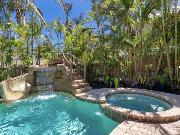 Anna Maria Island Vacation Pool Home Short Walk to Beach 4/5 Bedrooms