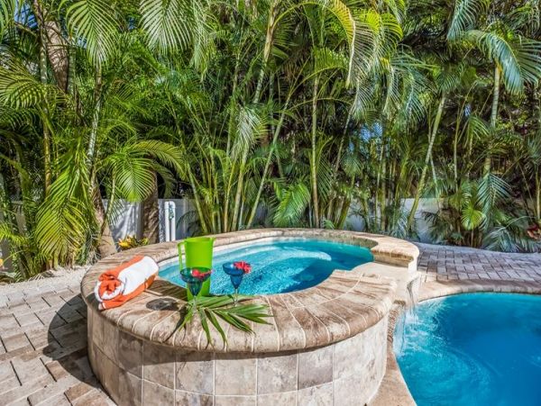 Holmes Beach Vacation Cottage with Pool - One Block to Beach