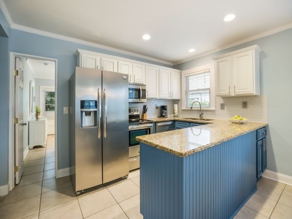 Holmes Beach Vacation Cottage with Pool - One Block to Beach