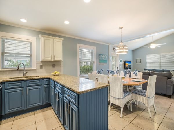 Holmes Beach Vacation Cottage with Pool - One Block to Beach