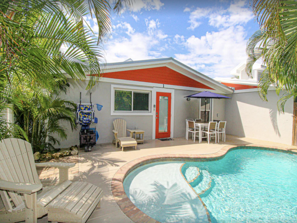 Three Bedroom Holmes Beach Vacation Pool Home 1 Min To Beach