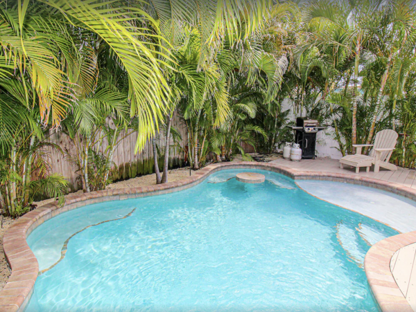 Three Bedroom Holmes Beach Vacation Pool Home 1 Min To Beach