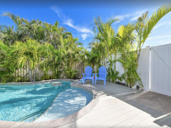 Three Bedroom Holmes Beach Vacation Pool Home 1 Min To Beach