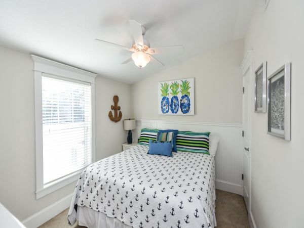 Three Bedroom Holmes Beach Vacation Pool Home 1 Min To Beach