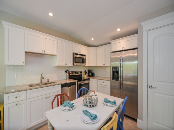 Vacation Home Close to Beach with Private Pool