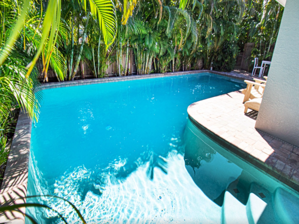 Vacation Home Close to Beach with Private Pool