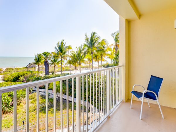 Luxury Beachfront Sanibel Vacation Rental with 3 Bedrooms