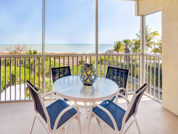Luxury Beachfront Sanibel Vacation Rental with 3 Bedrooms