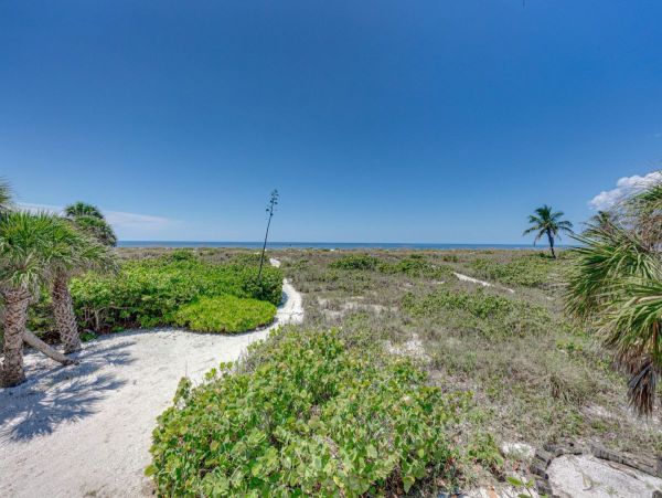 Charming Three Bedroom Beachfront Residence Boca Grande Vacation