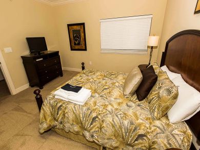 Queen Bed in Second Bedroom