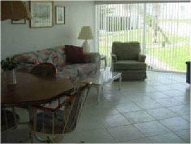Venice Vacation Apartment Located on the beach - 2 Bedrooms - Courtside