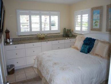 Master Bedroom with Queen Bed