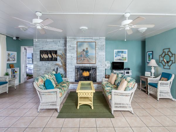 One Bedroom Beachfront Vacation Condo in Venice
