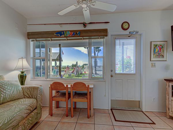 One Bedroom Beachfront Vacation Condo in Venice