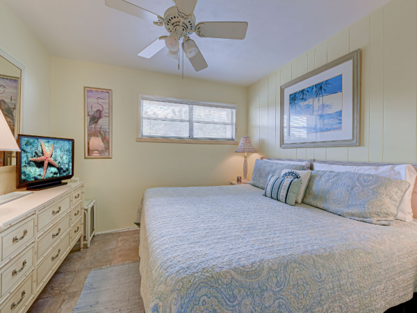 Charming Venice Condo with Gulf Views & Heated Pool