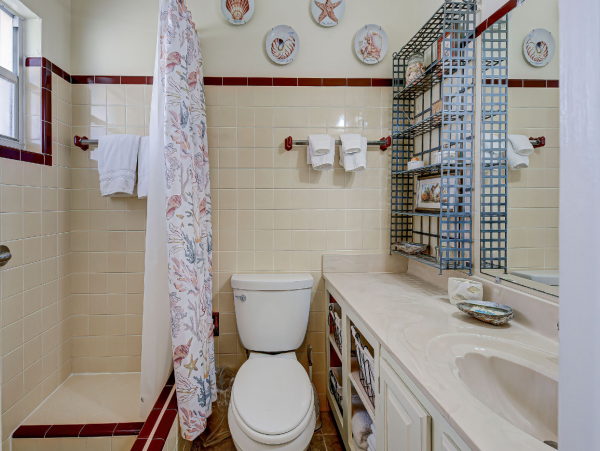 Charming Venice Condo with Gulf Views & Heated Pool