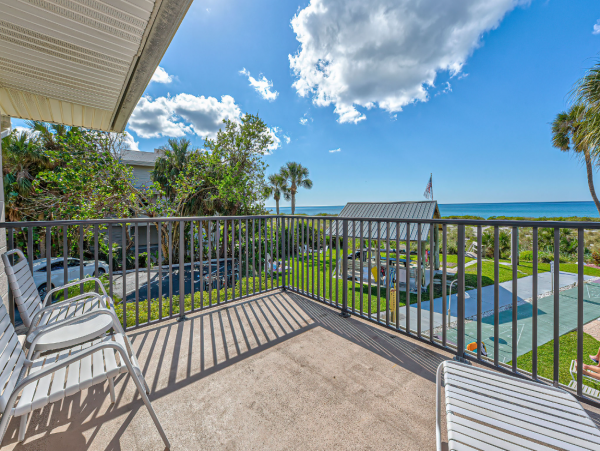 Charming Venice Condo with Gulf Views & Heated Pool