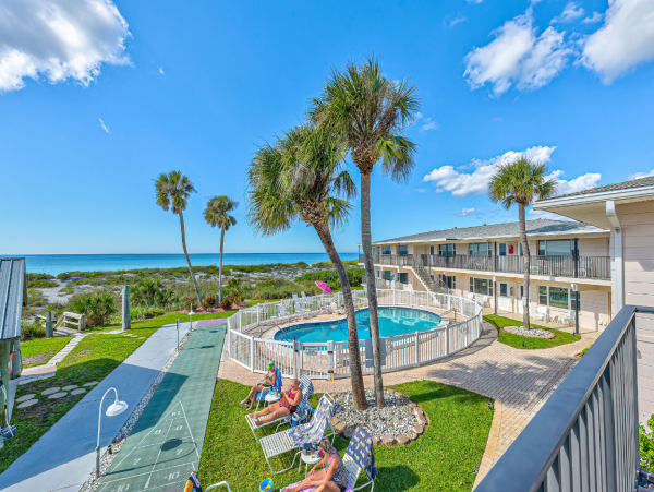 Charming Venice Condo with Gulf Views & Heated Pool