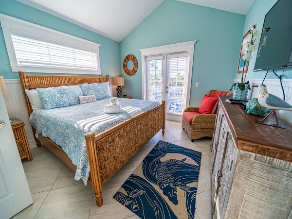 Anna Maria North end Rental 2 min walk to the Beach.