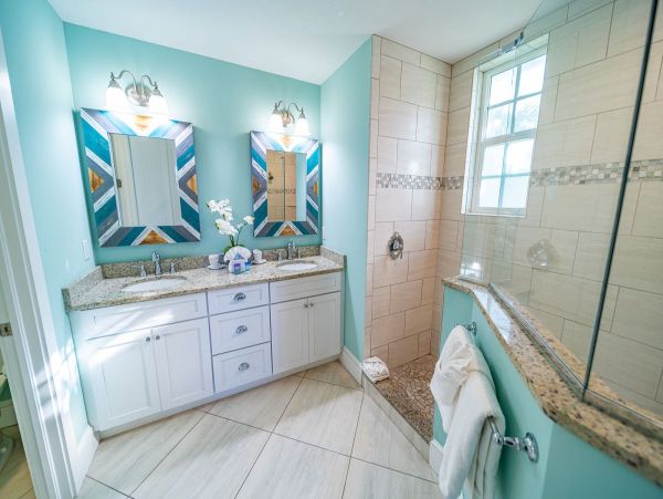 Anna Maria North end Rental 2 min walk to the Beach.