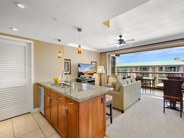 Maui Lahaina Vacation Rental One Bedroom with Pacific Views