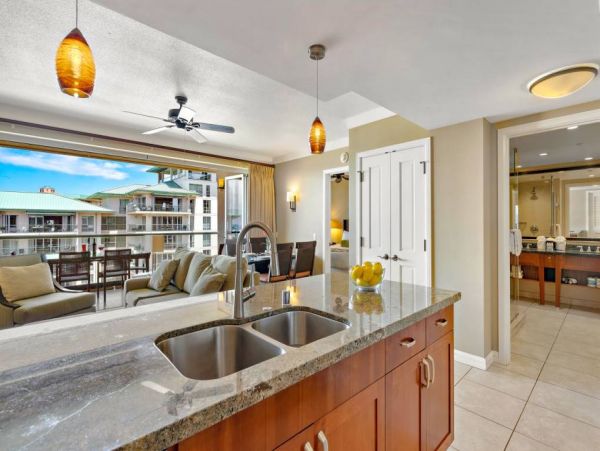 Maui Lahaina Vacation Rental One Bedroom with Pacific Views