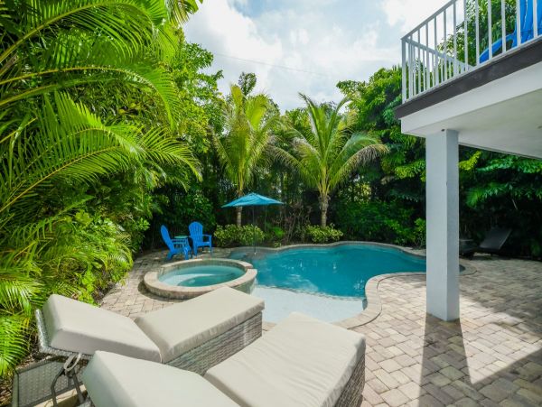 Stunning Anna Maria Vacation Home with Large Pool Sleeps 8