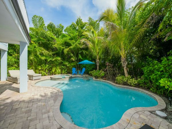 Stunning Anna Maria Vacation Home with Large Pool Sleeps 8