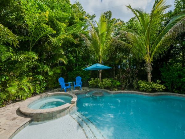 Stunning Anna Maria Vacation Home with Large Pool Sleeps 8