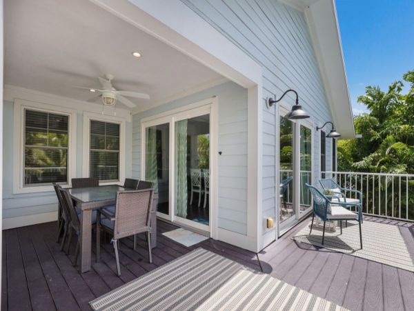 Stunning Anna Maria Vacation Home with Large Pool Sleeps 8