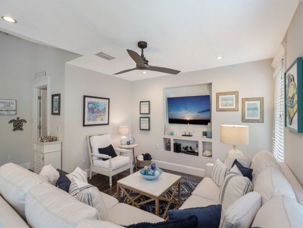 Stunning Anna Maria Vacation Home with Large Pool Sleeps 8