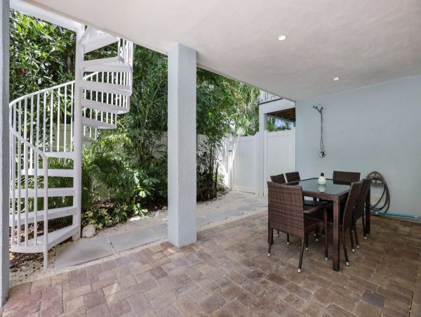 Stunning Anna Maria Vacation Home with Large Pool Sleeps 8