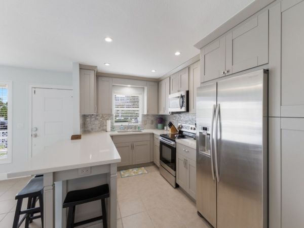 Beachfront Condo Getaway in Boca Grande - Unwind in Paradise