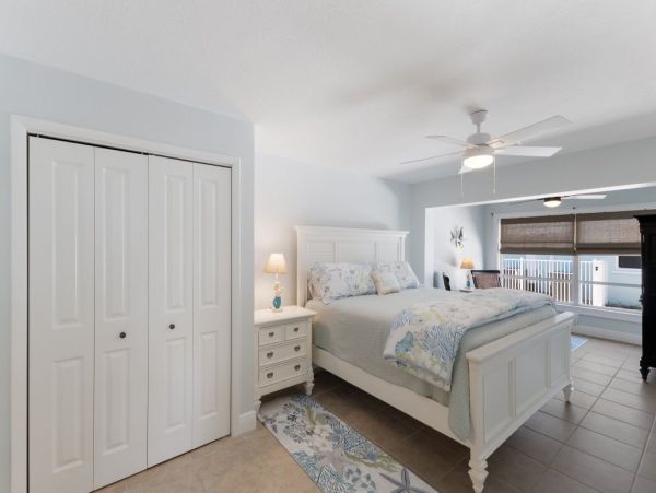 Beachfront Condo Getaway in Boca Grande - Unwind in Paradise