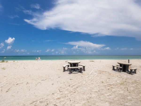 Beachfront Condo Getaway in Boca Grande - Unwind in Paradise