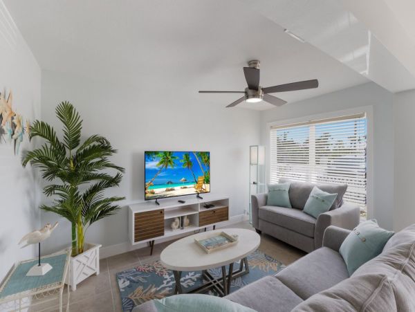 Beachfront Condo Getaway in Boca Grande - Unwind in Paradise