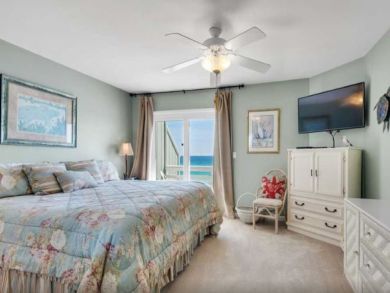 Charming Vacation townhome on Miramar Beach. Call Today.