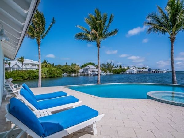 Luxury Four Bedroom Beach Vacation Home with Private Pool