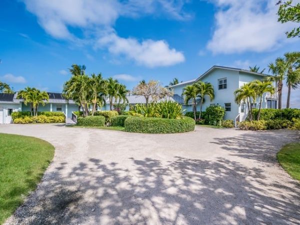 Luxury Four Bedroom Beach Vacation Home with Private Pool