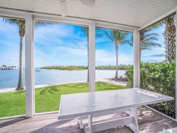 Luxury Four Bedroom Beach Vacation Home with Private Pool