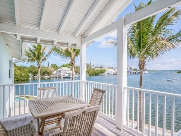Luxury Four Bedroom Beach Vacation Home with Private Pool