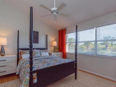 Master Bedroom with Queen Bed